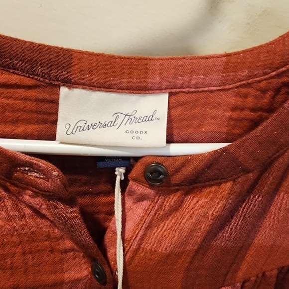 Universal Threads long Sleeves Plaid Crew Neck Casual Blouse size L NWT - Picture 3 of 12